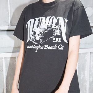 BRANDY MELVILLE GRAPHIC TEE